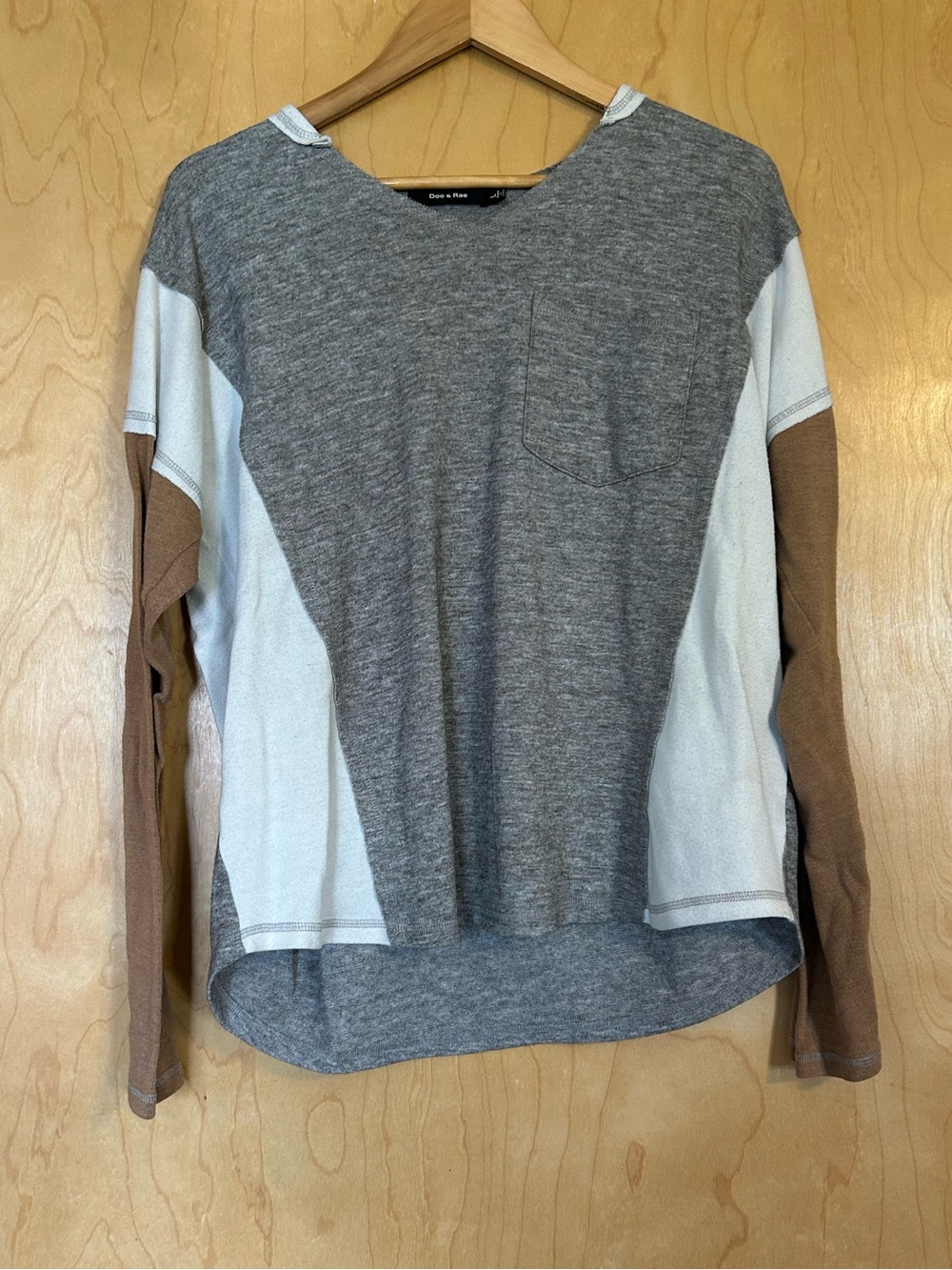 Doe & Rae Heather Gray V-Neck Knit Top